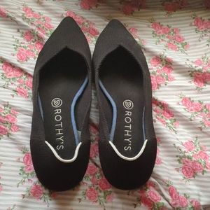 Rothy's pointed flat black 10 - runs small